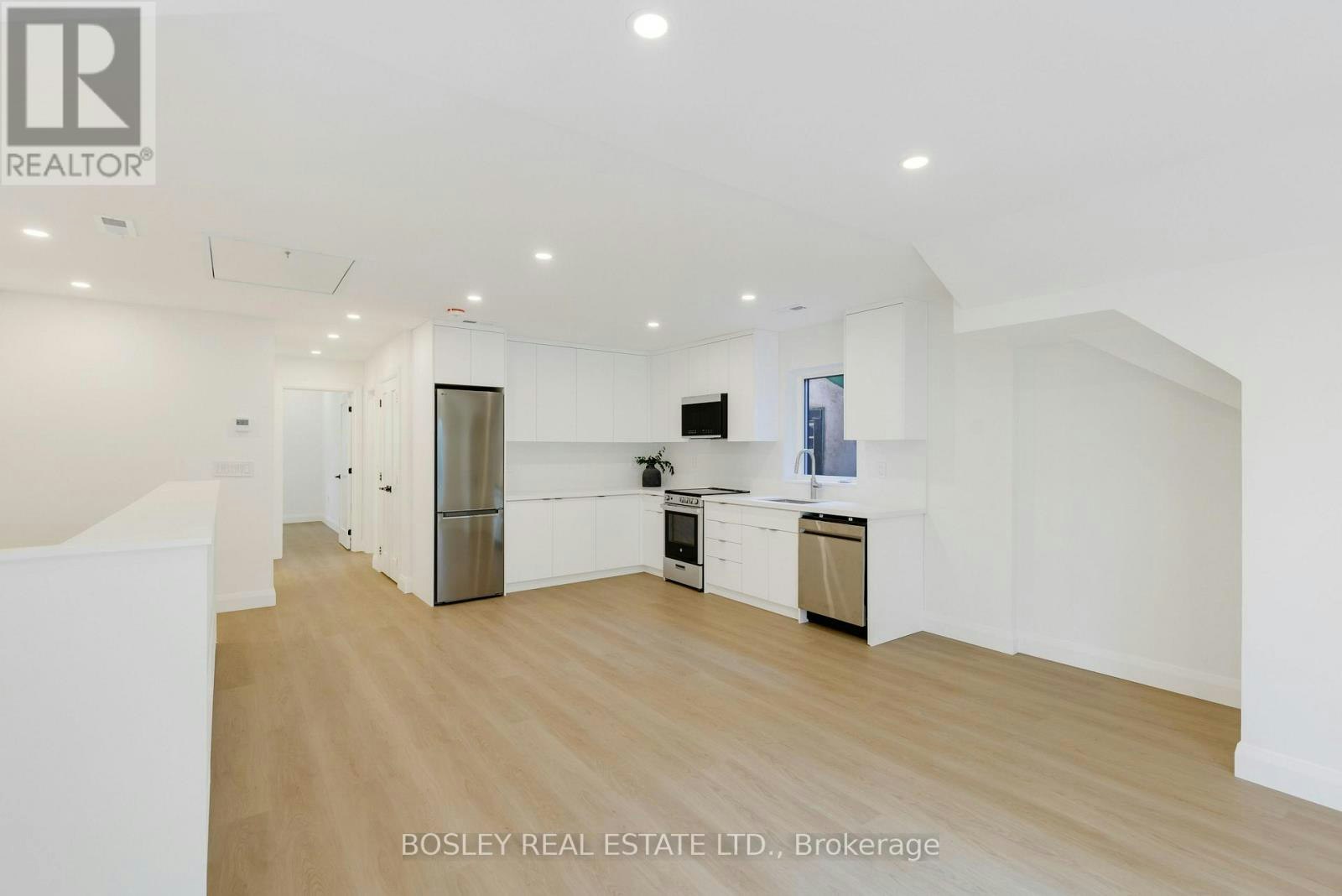 A-225 Gainsborough Road, Toronto, ON, M4L 3C7 - 16