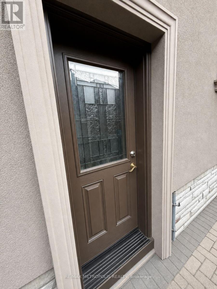 57 Midland Avenue, Toronto, ON, M1N 3Z8 - 2