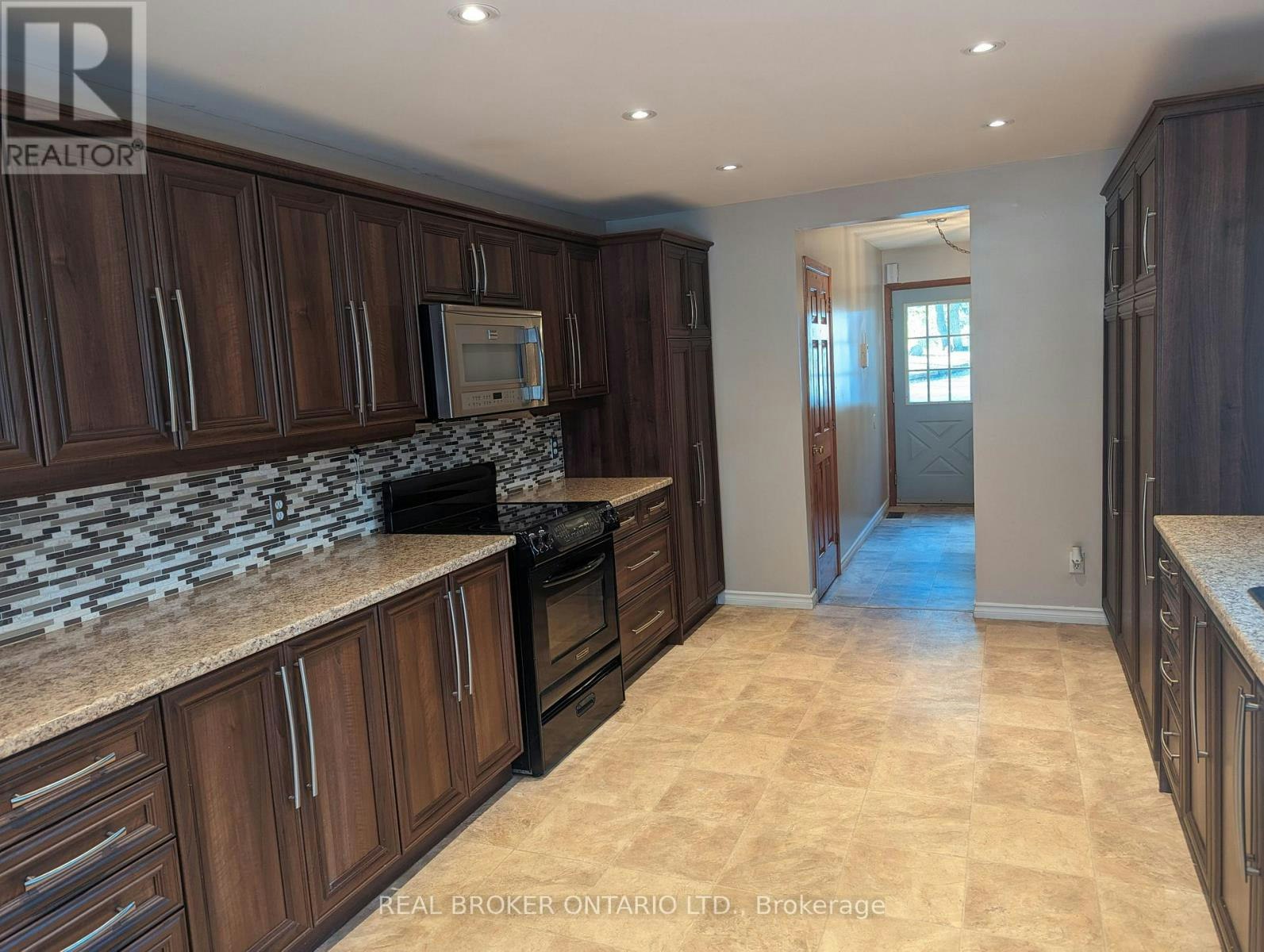 1107 Mosley Street, Wasaga Beach, ON, L9Z 2G1 - 2