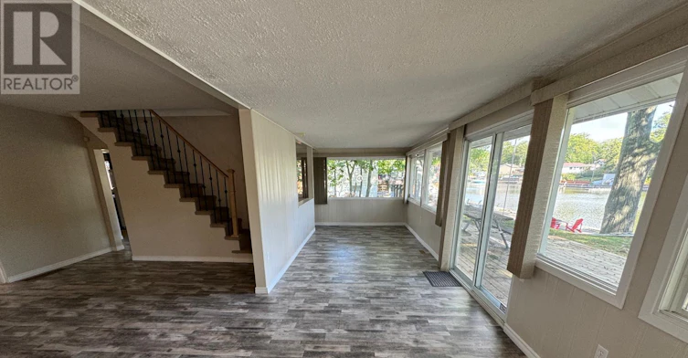 1107 Mosley Street, Wasaga Beach, ON, L9Z 2G1 - 4