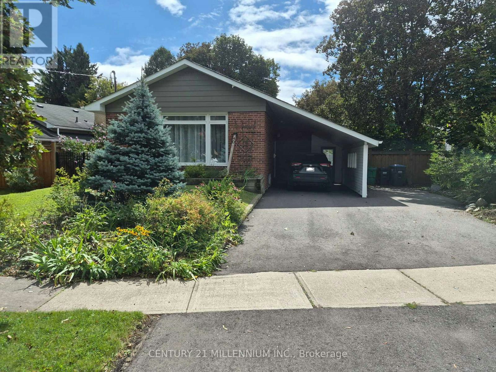 40 Meadowland Drive, Brampton, ON, L6W 2R4