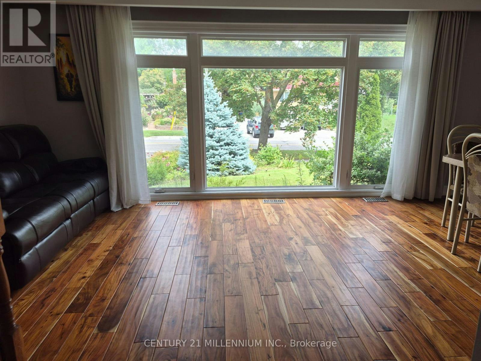 40 Meadowland Drive, Brampton, ON, L6W 2R4 - 7