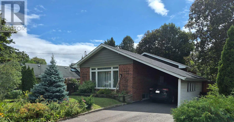 40 Meadowland Drive, Brampton, ON, L6W 2R4 - 2