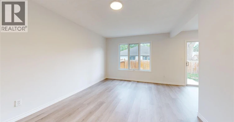 266 London Road, Sarnia, ON, N7T 4V8 - 4