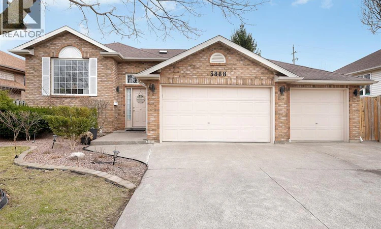 3888 Aristotle Crescent