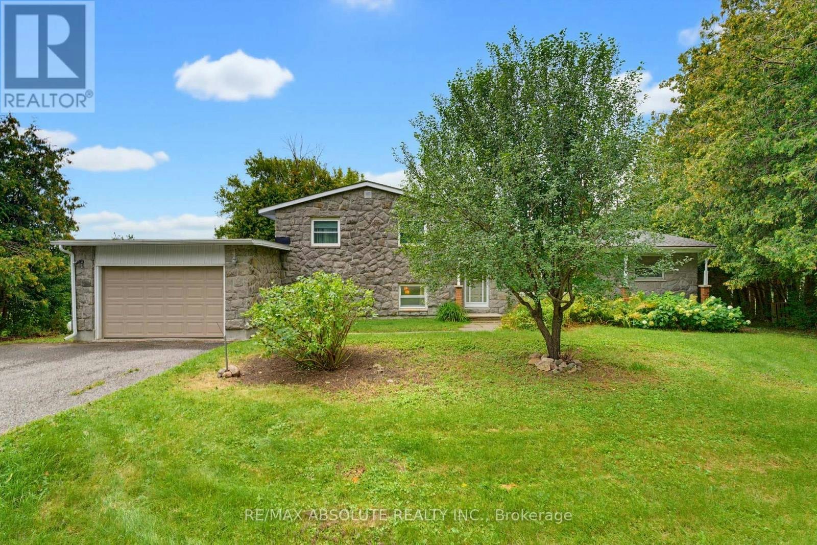 1996 Old Carp Road, Ottawa, ON, K0A 1L0