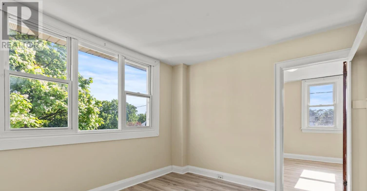 UPPER-1 West Street N, Thorold, ON, L2V 2R8 - 13