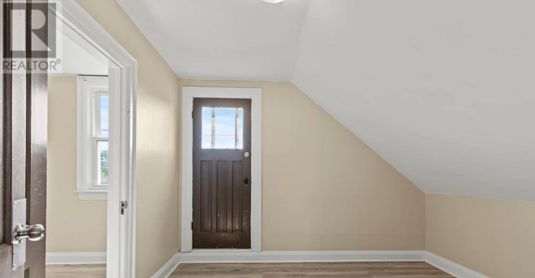 UPPER-1 West Street N, Thorold, ON, L2V 2R8 - 16