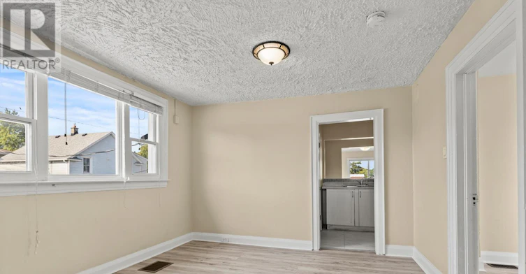 UPPER-1 West Street N, Thorold, ON, L2V 2R8 - 12