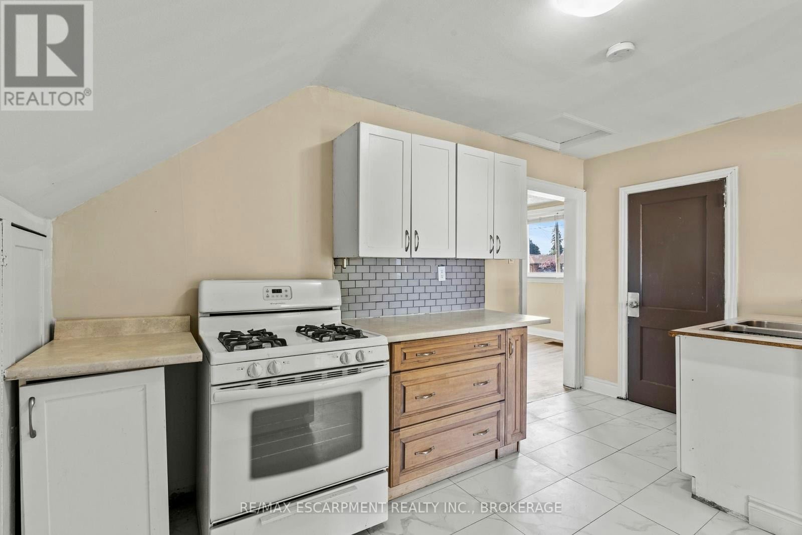 UPPER-1 West Street N, Thorold, ON, L2V 2R8 - 6