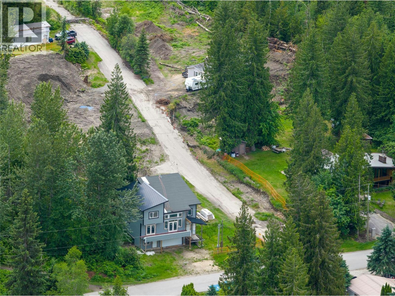 1695 Arrow Drive, Revelstoke, BC, V0E 2S1