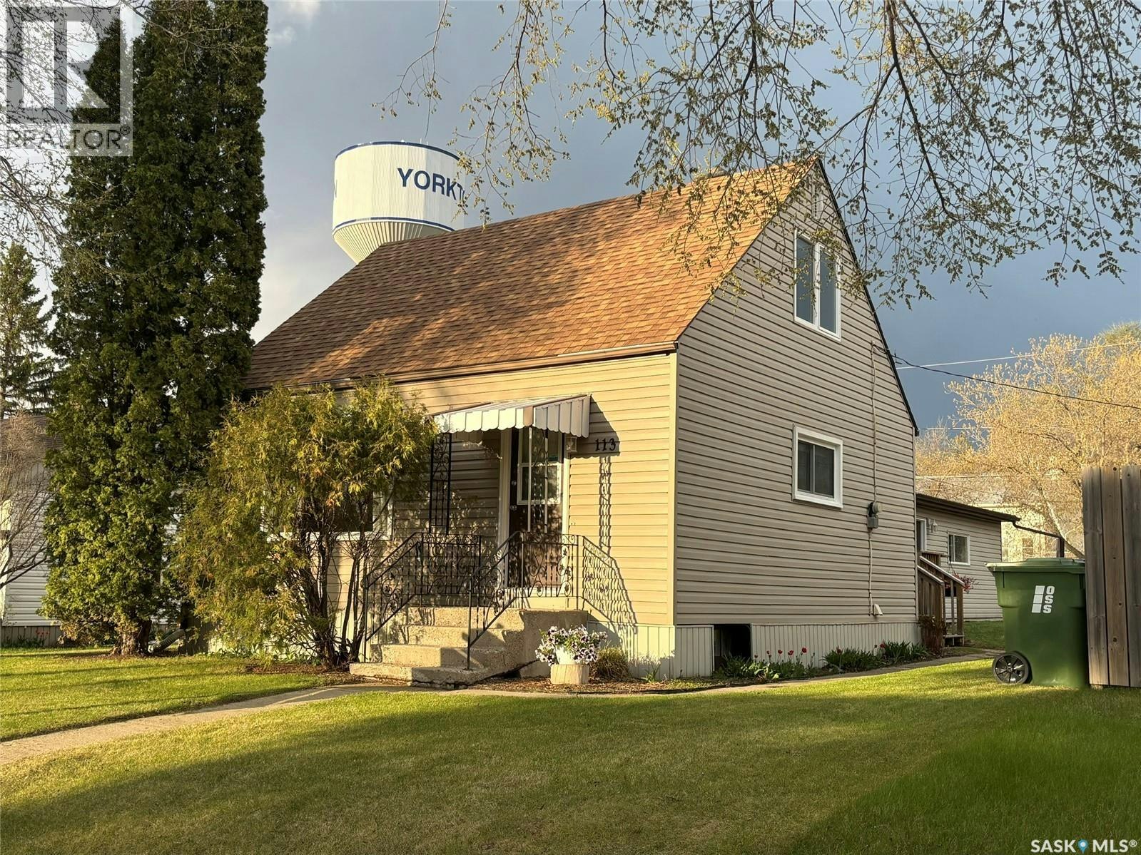 Ave-113 Laurier Avenue, Yorkton, SK, S3N 1V1
