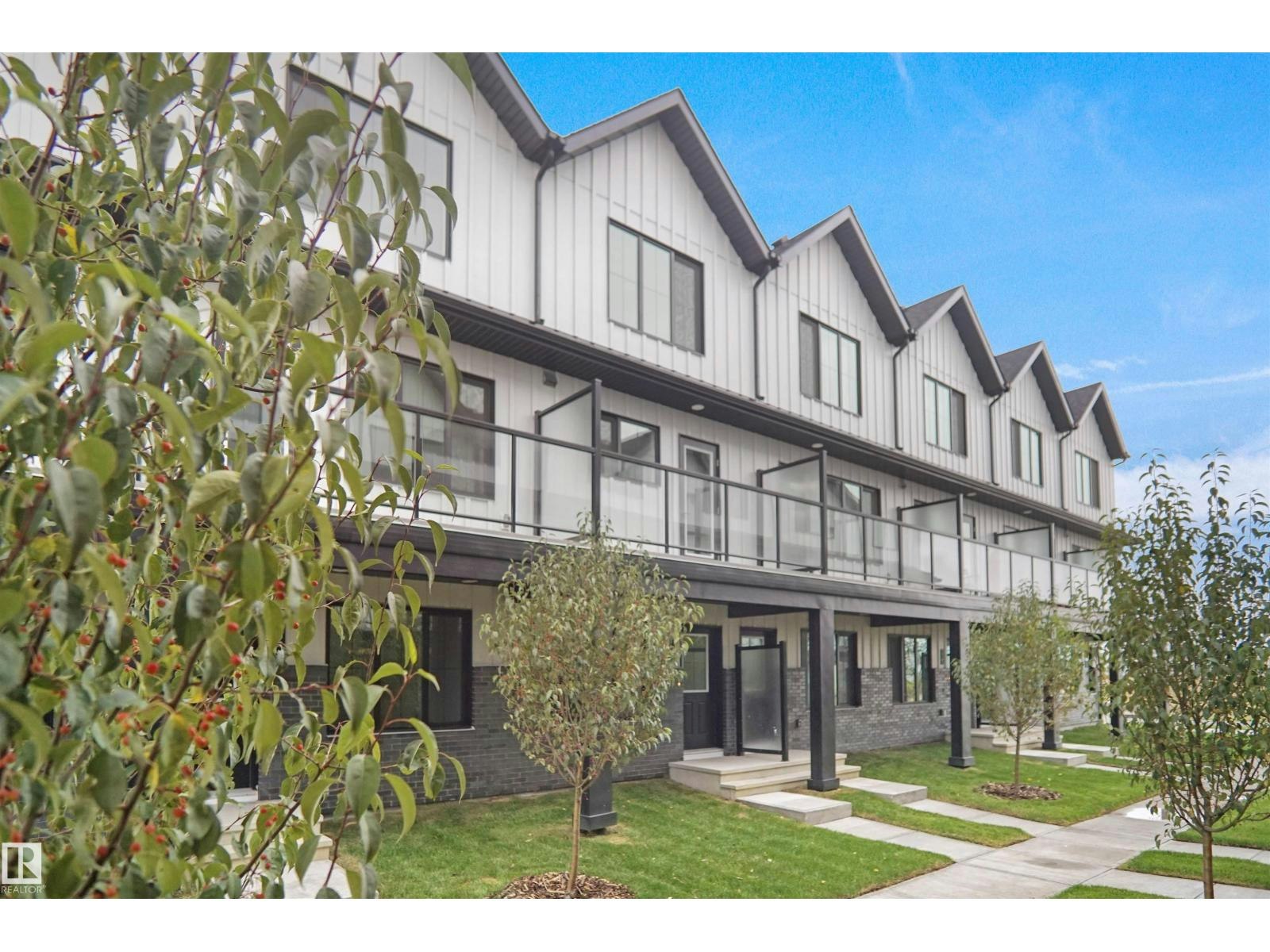 4-29 Airport Road NW, Edmonton, AB, T5G 2P9