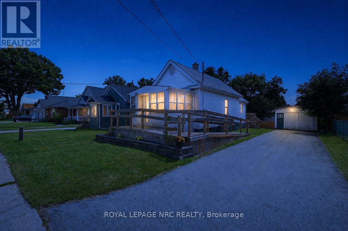 6422 Ash Street, Niagara Falls, ON, L2G 2H5