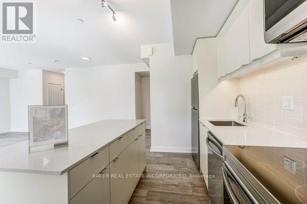 120-31 Farmstead Road, Toronto, ON, M2L 2X2 - 11