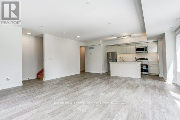 120-31 Farmstead Road, Toronto, ON, M2L 2X2 - 4