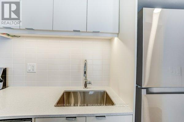 145-39 Farmstead Road, Toronto, ON, M2L 2X2 - 5