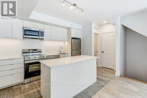 145-39 Farmstead Road, Toronto, ON, M2L 2X2 - 2