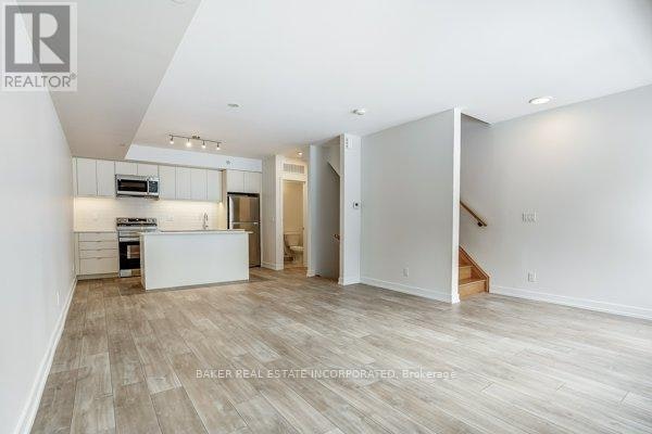 145-39 Farmstead Road, Toronto, ON, M2L 2X2 - 8