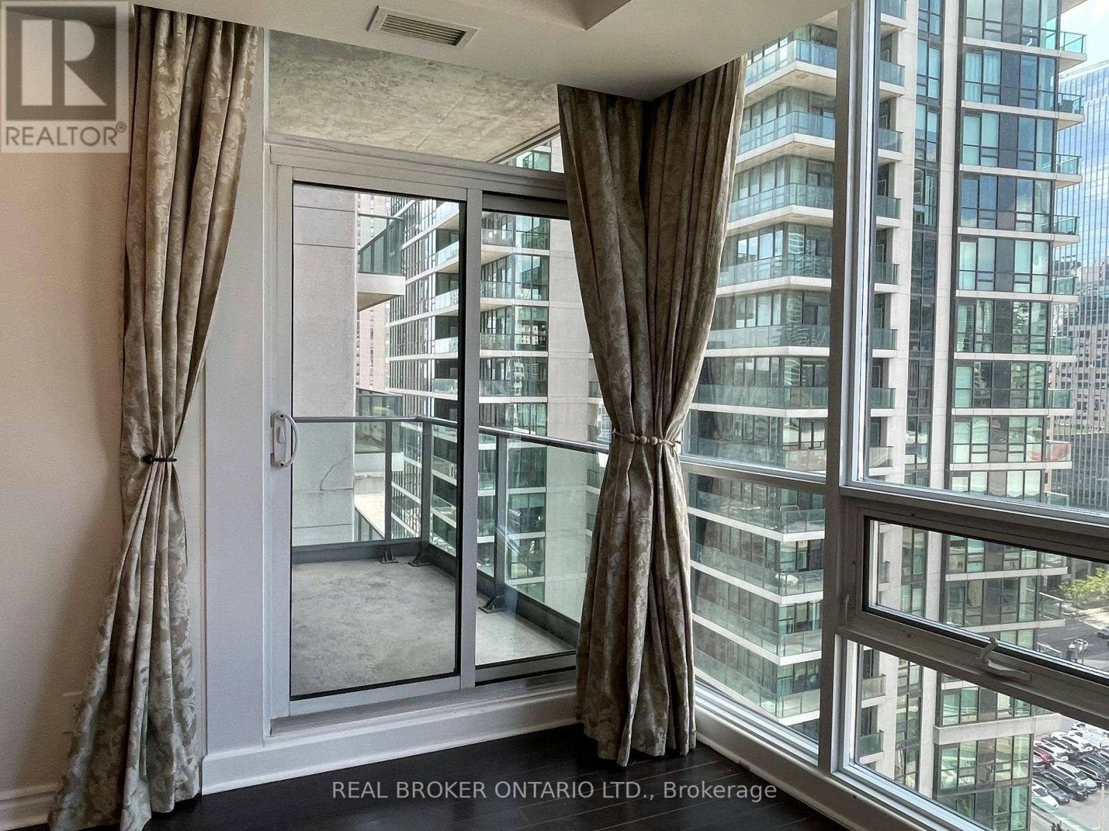 1601-18 Harbour Street, Toronto, ON, M5J 2Z6 - 6
