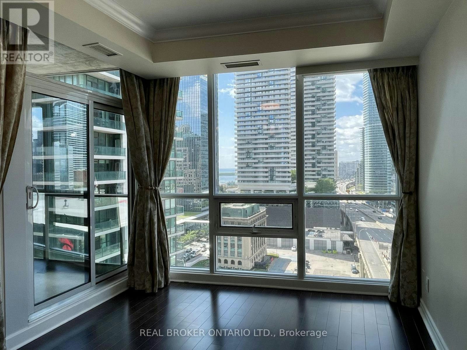 1601-18 Harbour Street, Toronto, ON, M5J 2Z6 - 8