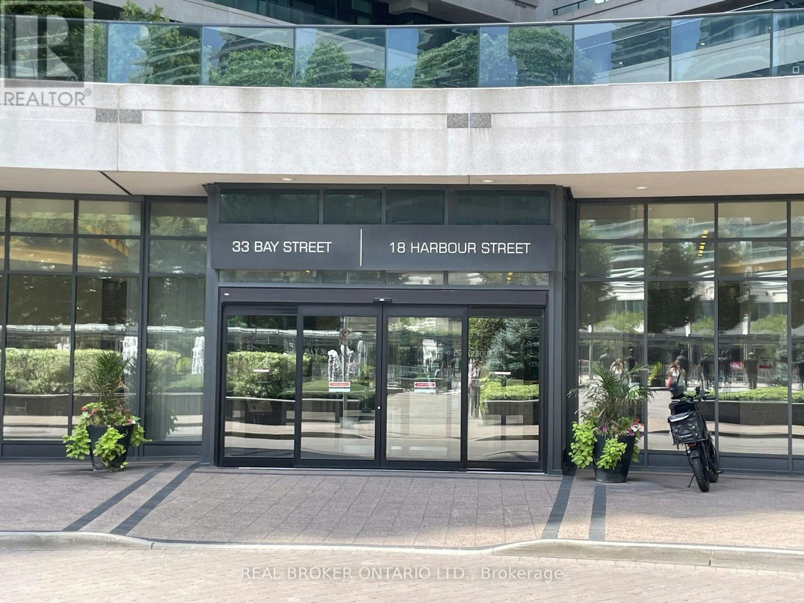 1601-18 Harbour Street, Toronto, ON, M5J 2Z6 - 2