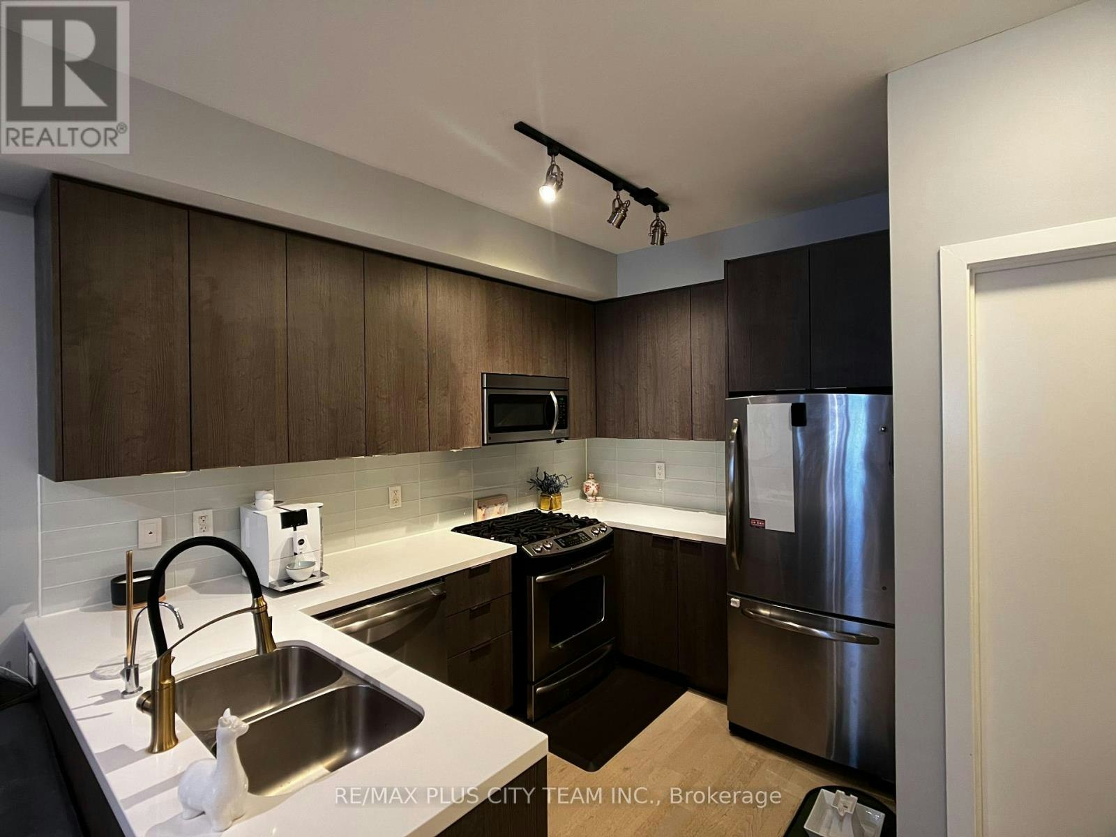 34-140 Broadview Avenue, Toronto, ON, M4M 2G2 - 4