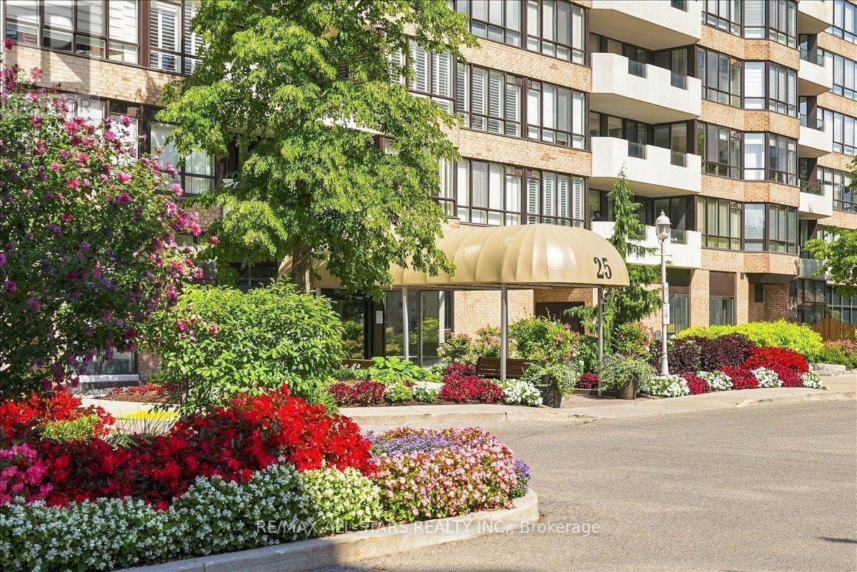 528-25 Austin Drive, Markham, ON, L3R 8H4 - 2