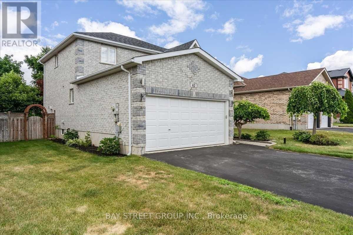 62 Summerset Drive, Barrie, ON, L4N 6G5 - 2