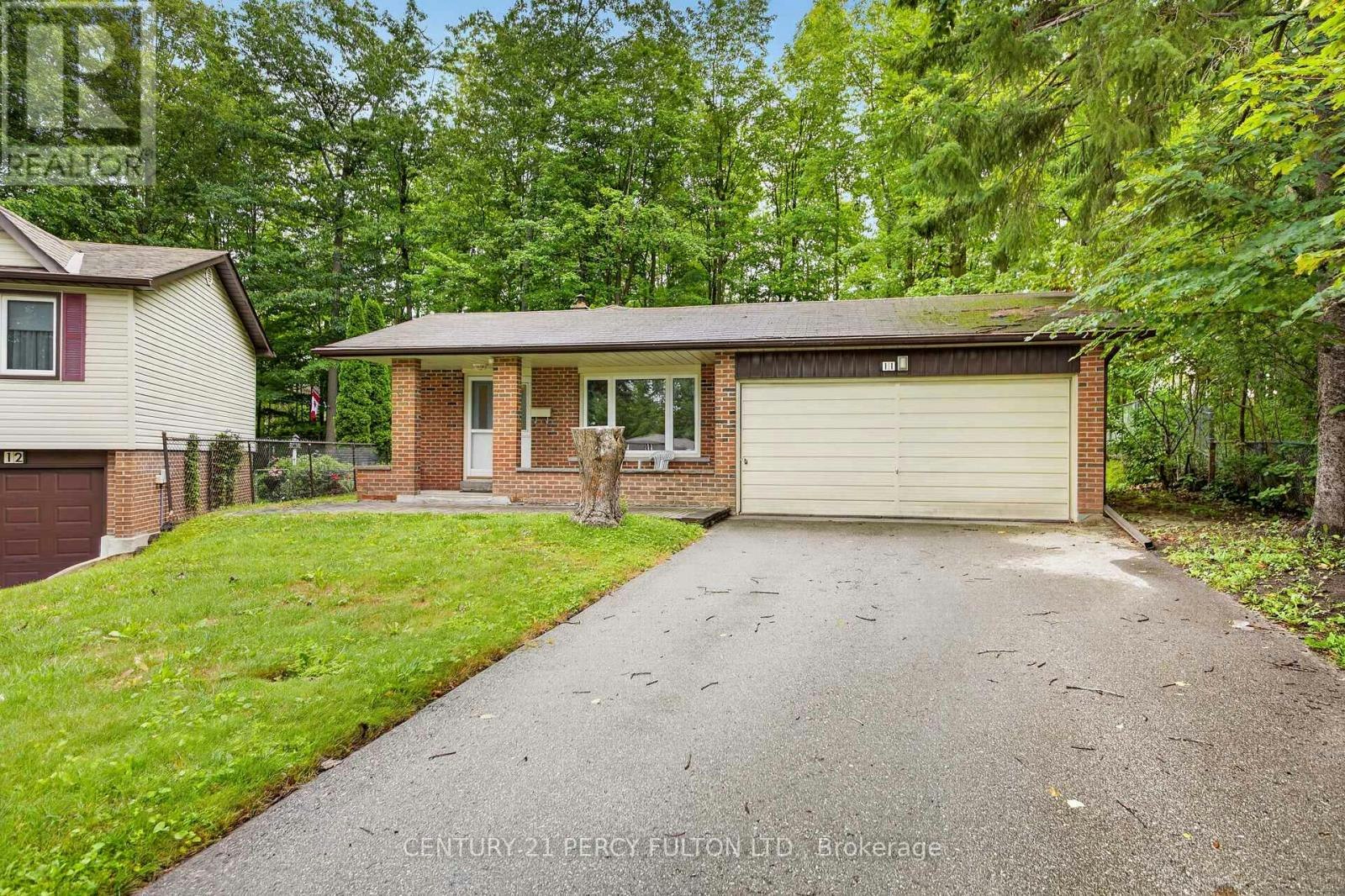 11 Aldergrove Circle, Barrie, ON, L4M 4W6