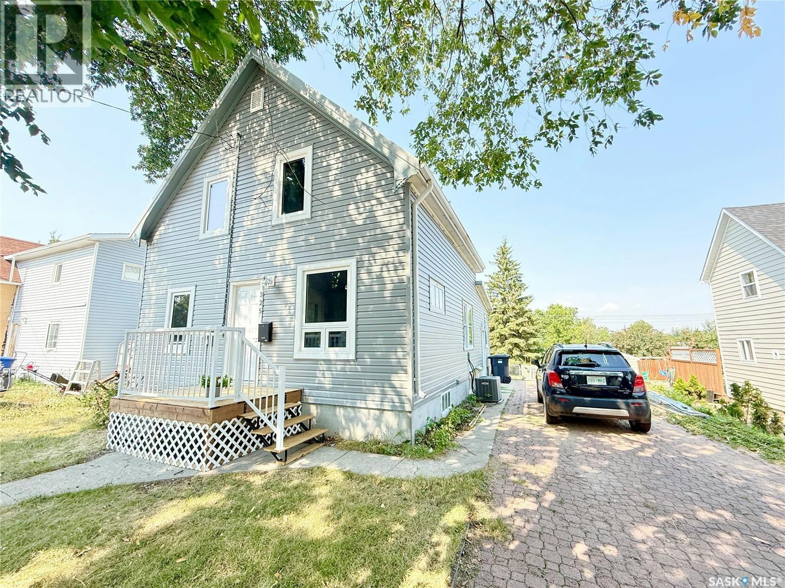 325 3rd Avenue S, Weyburn, SK, S4H 1X5