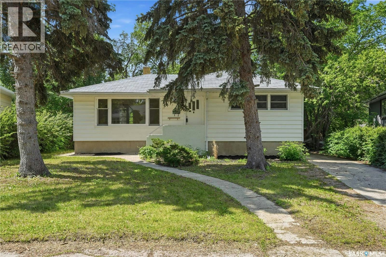 2928 Queen Street, Regina, SK, S4S 2E4