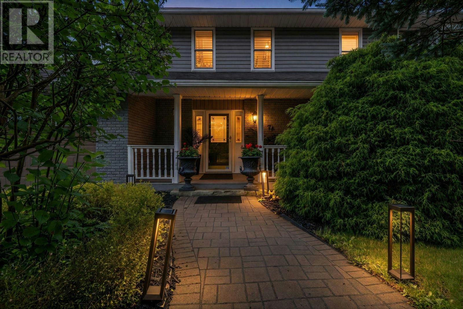 74 Golf Links Road, Bedford, NS, B4A 2J3
