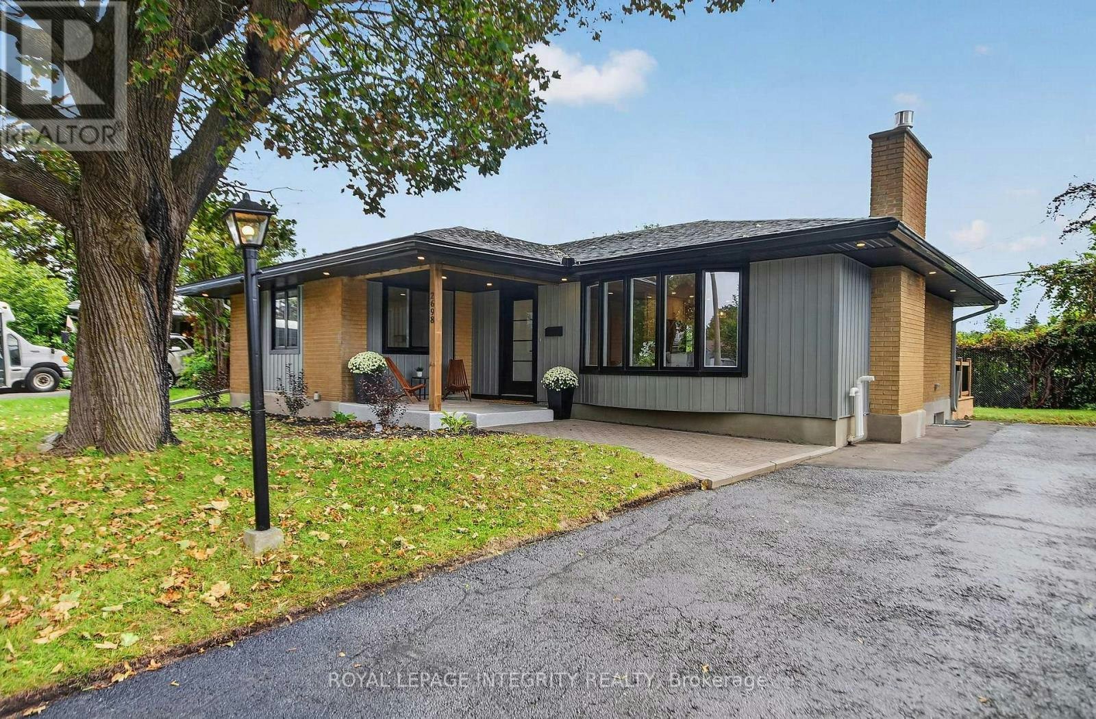 2698 Ulster Crescent, Ottawa, ON, K1V 8J6