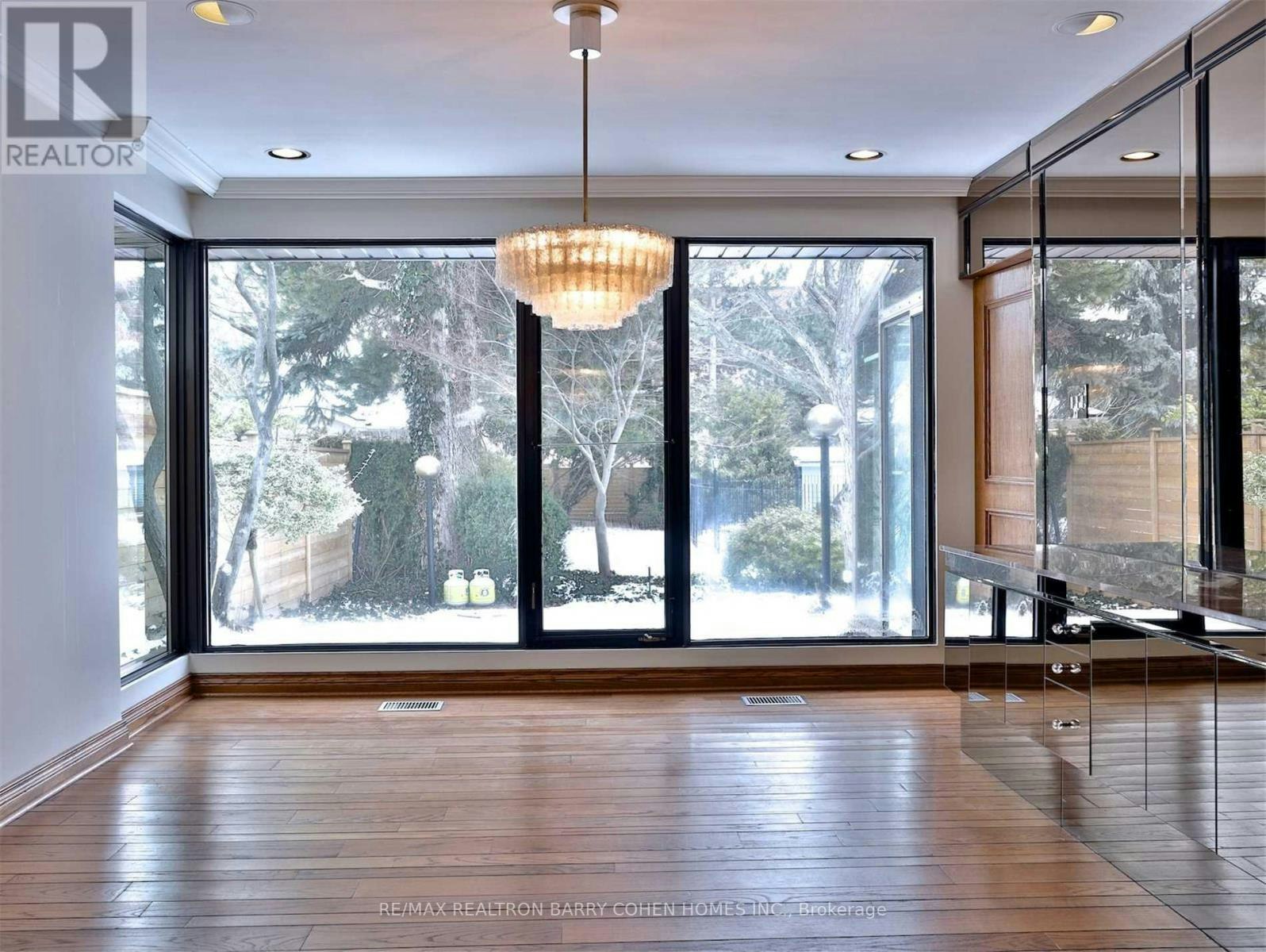160 Owen Boulevard, Toronto, ON, M2P 1G7 - 5