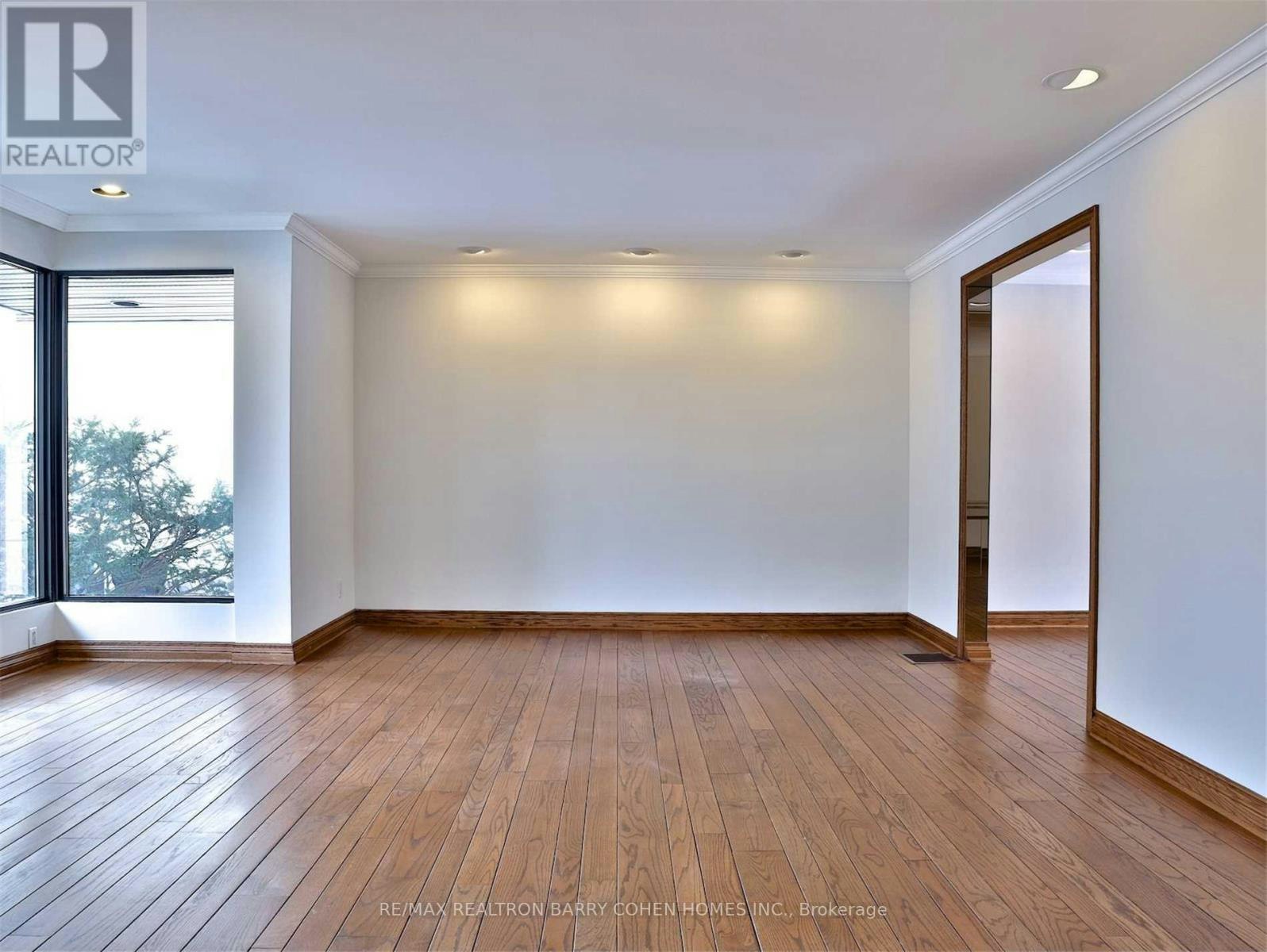 160 Owen Boulevard, Toronto, ON, M2P 1G7 - 3