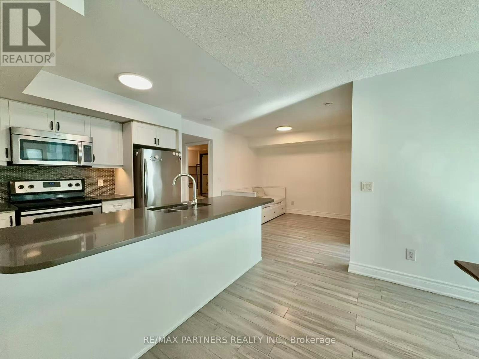 1715-19 Grand Trunk Crescent, Toronto, ON, M5J 3A3 - 9