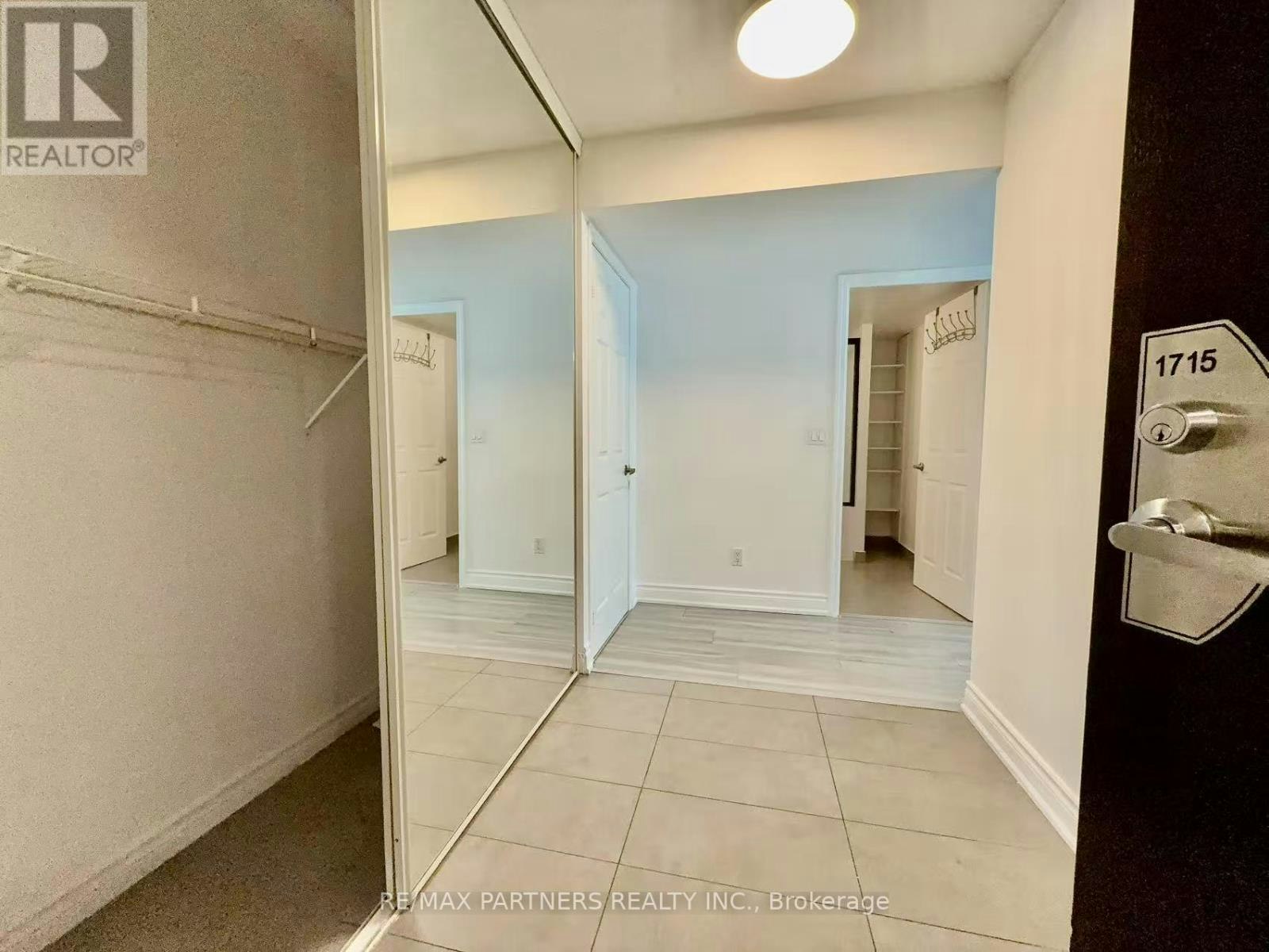 1715-19 Grand Trunk Crescent, Toronto, ON, M5J 3A3 - 3