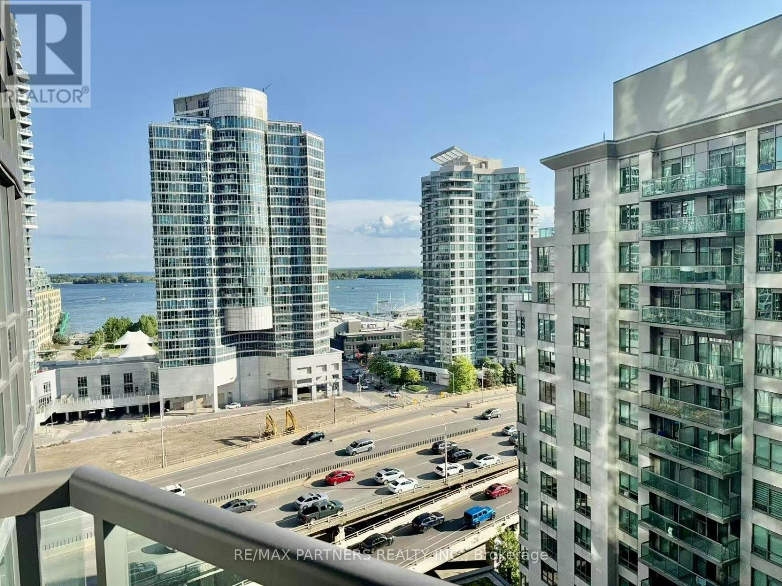1715-19 Grand Trunk Crescent, Toronto, ON, M5J 3A3 - 2