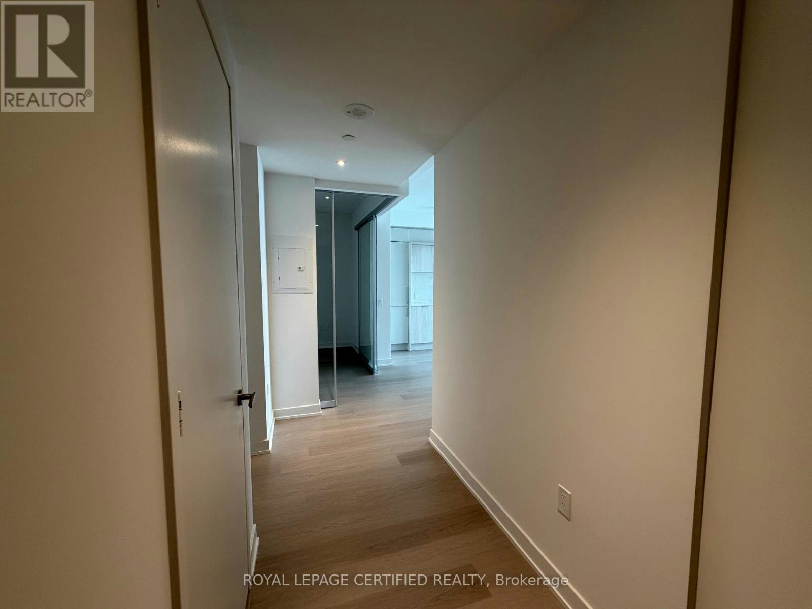 6407-448 Burnhamthorpe Road W, Mississauga, ON, L5B 0R4 - 2