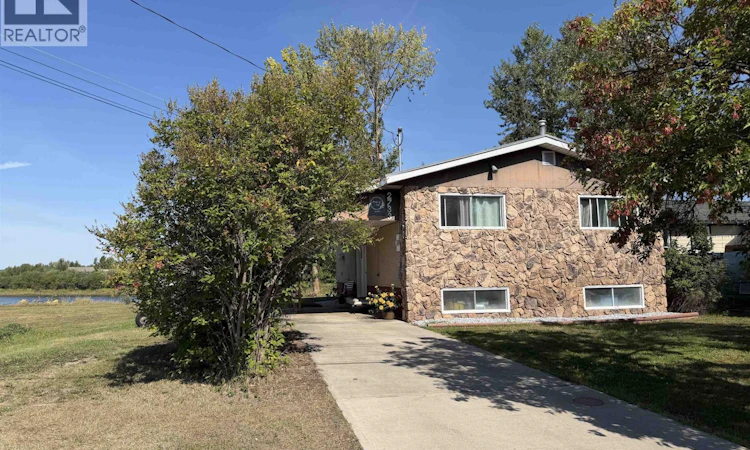 2733 Riverview Drive