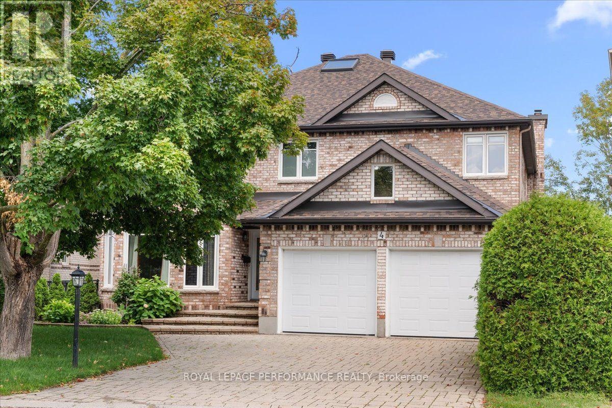 4 Wellsmere Court, Ottawa, ON, K2E 8C2