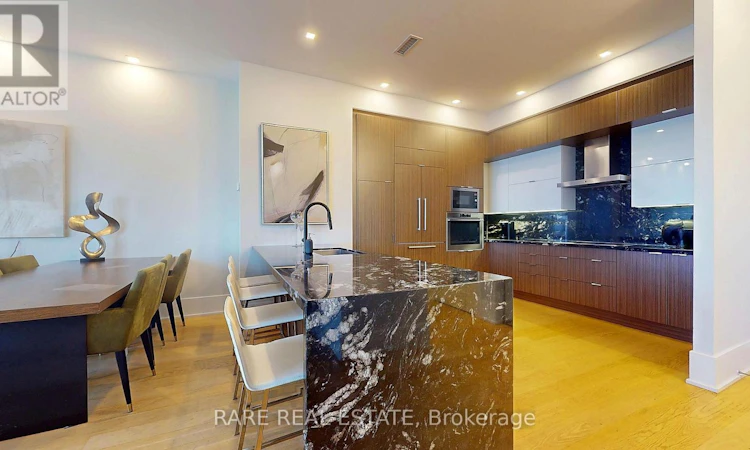 4902-300 Front Street W