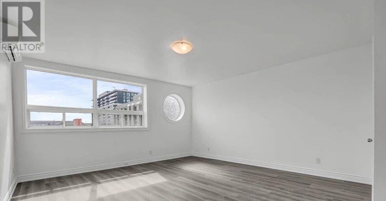 302-2820 Danforth Avenue, Toronto, ON, M4C 1M1 - 4