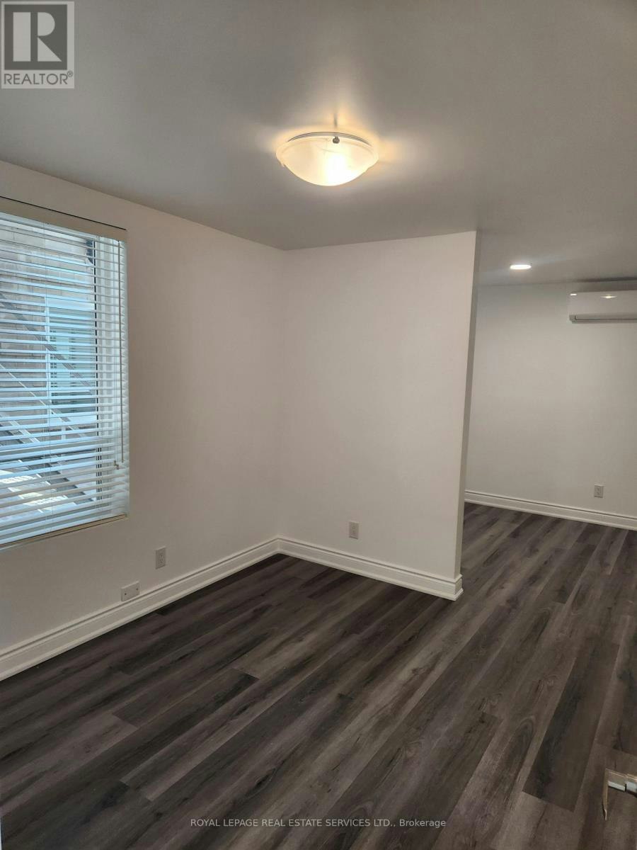 302-2820 Danforth Avenue, Toronto, ON, M4C 1M1 - 3