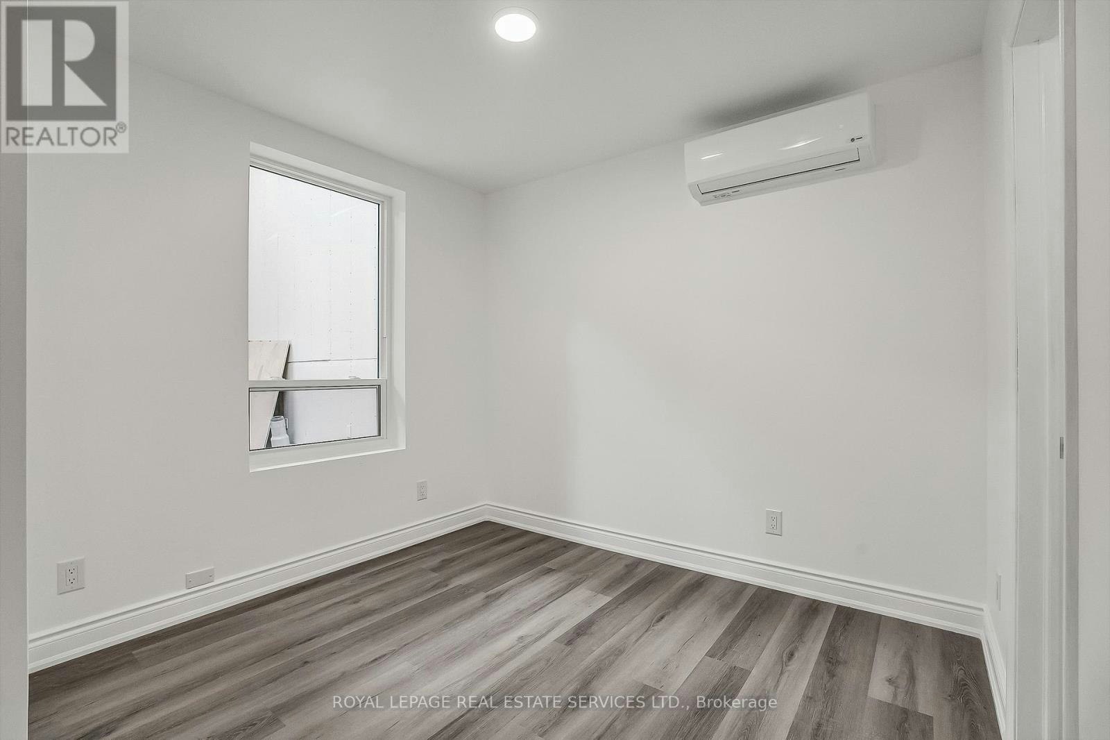 302-2820 Danforth Avenue, Toronto, ON, M4C 1M1 - 14