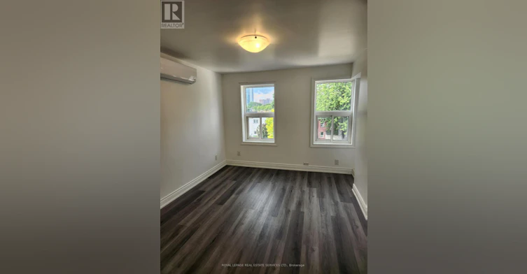 302-2820 Danforth Avenue, Toronto, ON, M4C 1M1 - 4