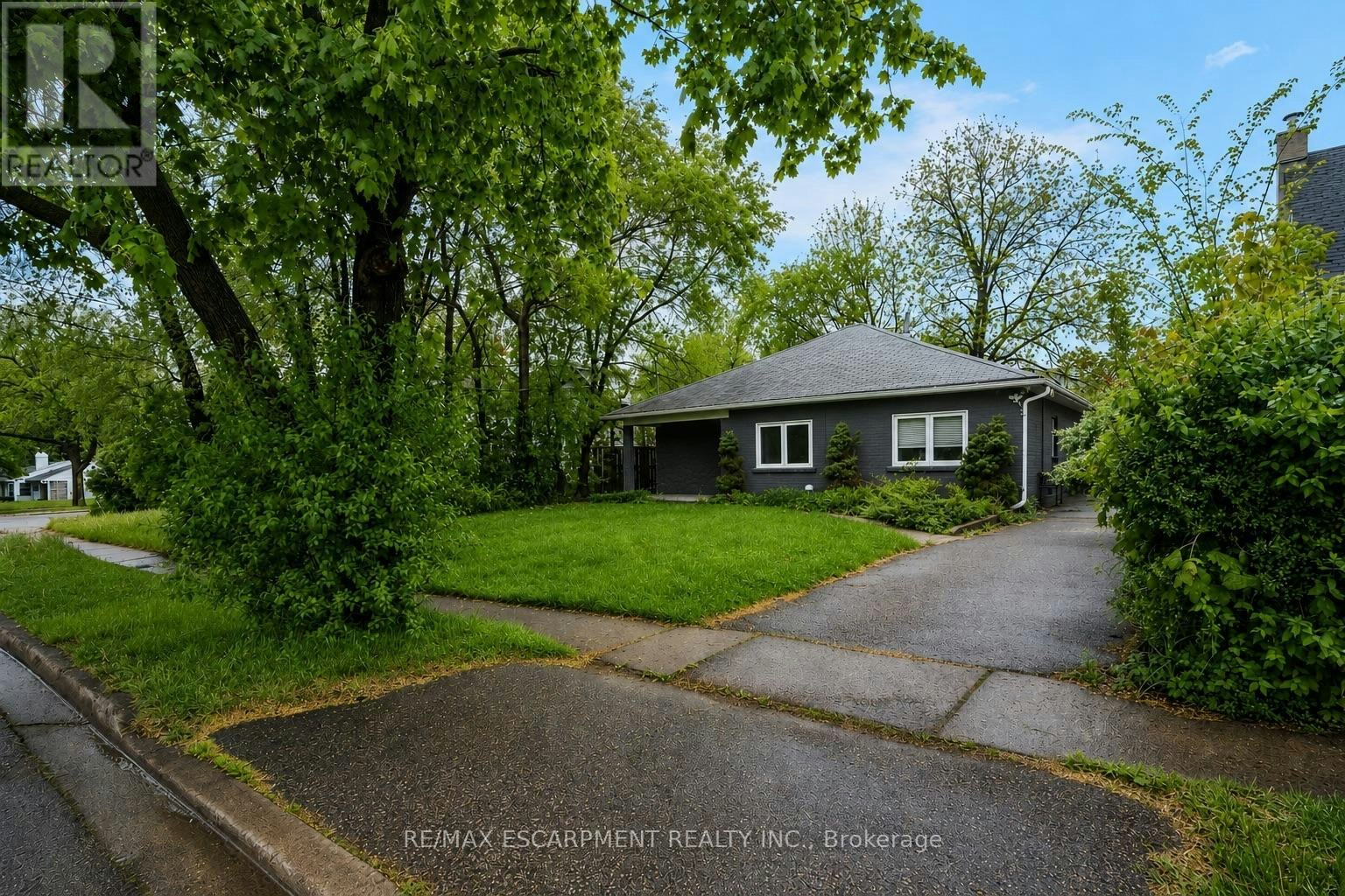 16 Woodward Avenue, Brampton, ON, L6V 1K1