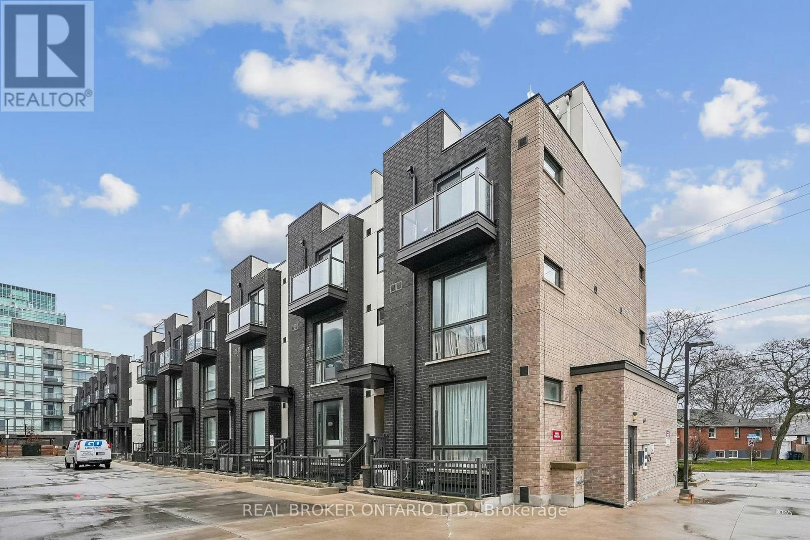 46-26 Fieldway Road, Toronto, ON, M8Z 3L2