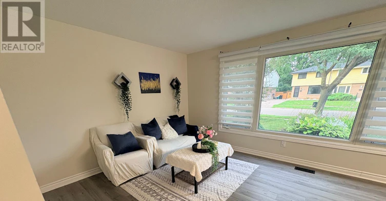 433-A Lee Avenue, Waterloo, ON, N2K 2G4 - 4
